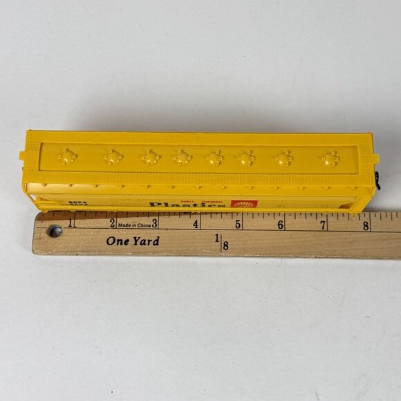 Bachmann Vintage HO Scale Shell Chemical Plastics Hopper Train Car Yellow - Picture 11 of 12